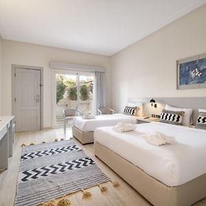 Premium Family One-Bedroom King Room